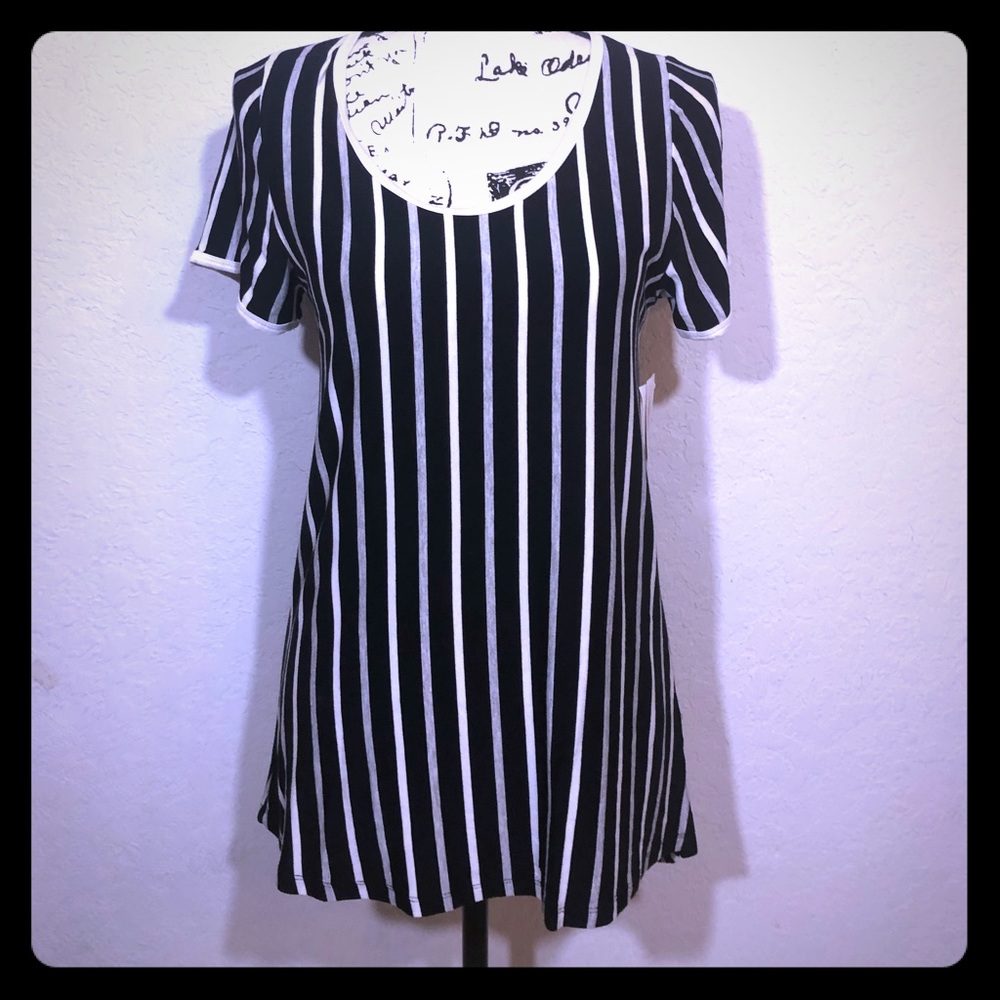 LulaRoe Classic Tee
